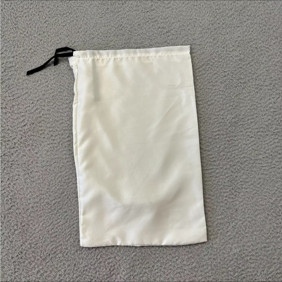 Authentic Gucci Handbag ❤️ FULL INCLUSION ❤️ - Picture 13 of 16